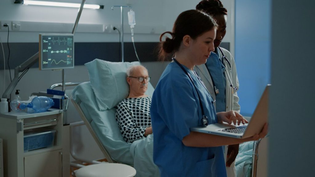 مهاجرت پرستاران به آلمان Nurses' immigration to Germany در سال‌های اخیر، آلمان برنامه‌هایی را اجرا کرده است که کار را برای مهاجرت پرستاران به آلمان از جمله کسانی که از ایران هستند، آسان‌تر می‌کند.