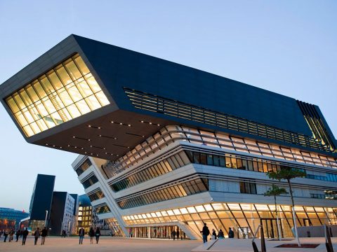 اگر قصد دارید برای مقطع کارشناسی، ارشد یا دکتری در اتریش تحصیل کنید، راهنمای جامع تحصیل در اتریش شما را در مسیر درست قرار خواهد داد.